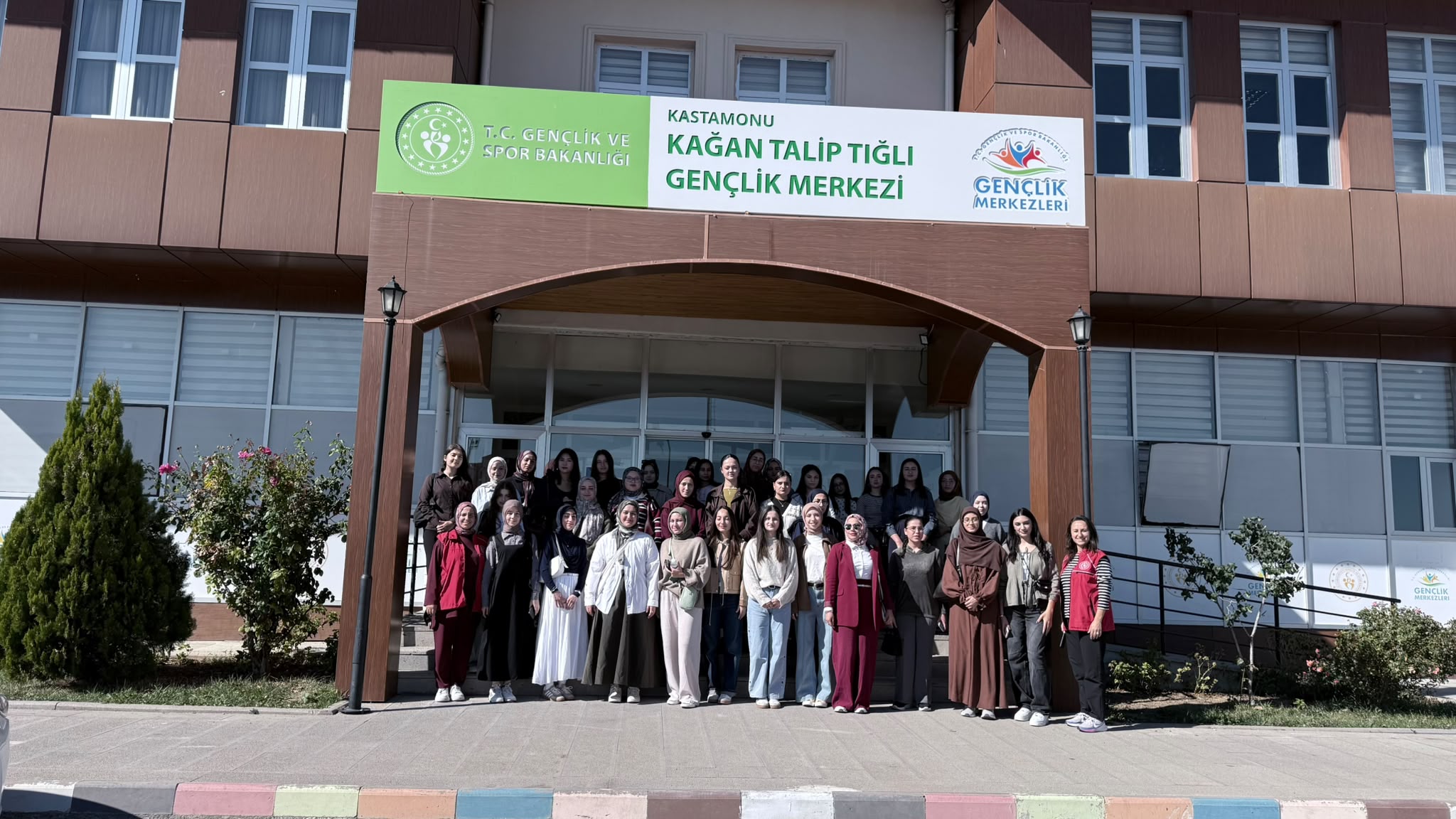 Turizm Rehberliği Öğrencilerimiz “Gelin Tanış Olalım” Gezilerinde Rehberlik Yaptı
